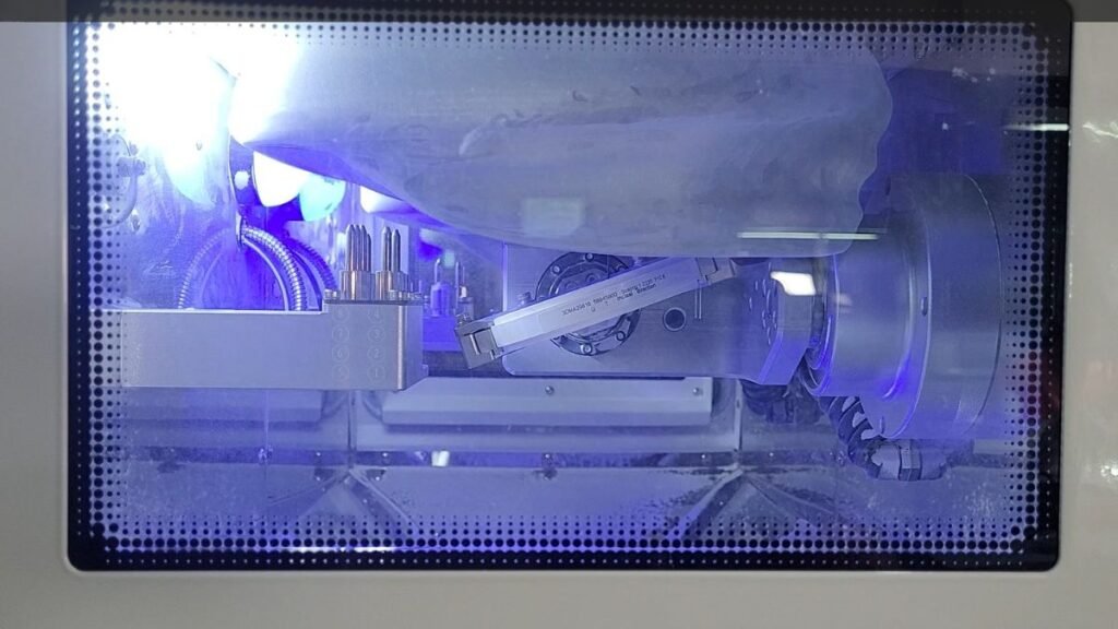 Mesin pemotong keramik otomatis